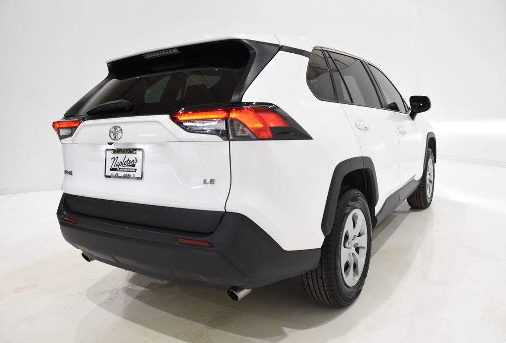 2023 Toyota RAV4 LE 5