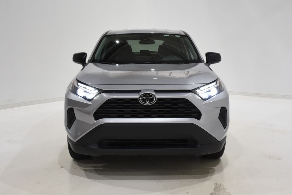 2023 Toyota RAV4 LE 2