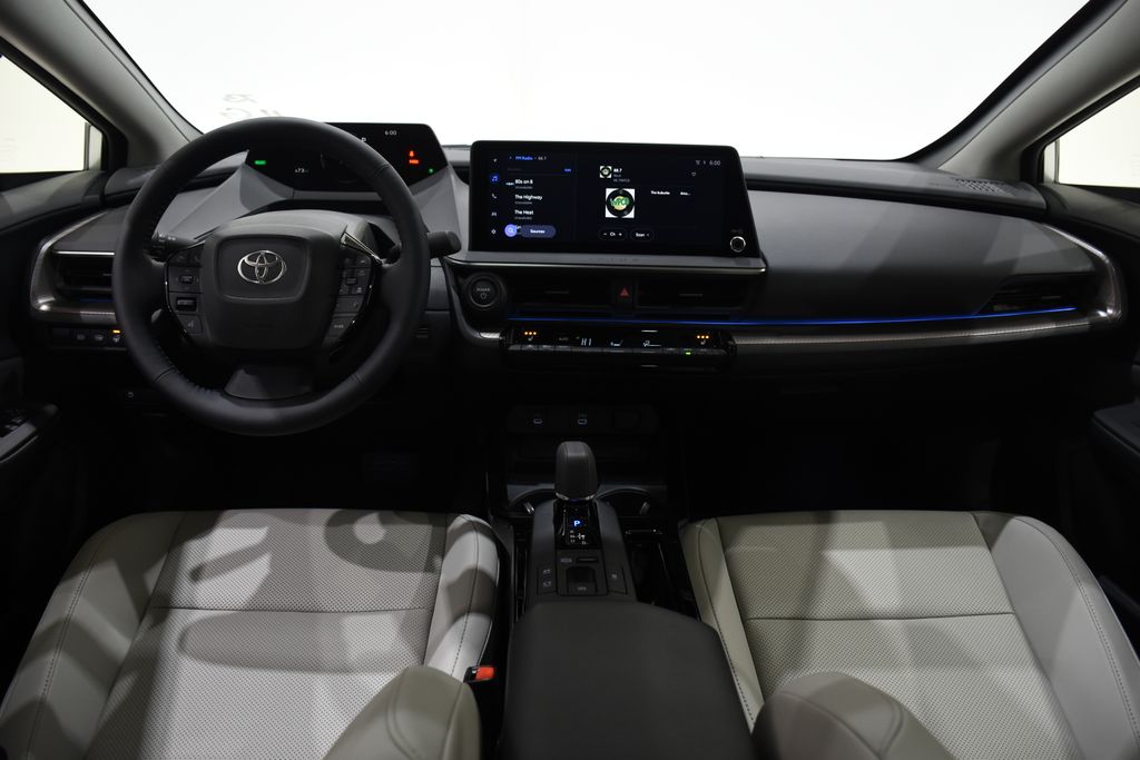 2024 Toyota Prius XLE 8