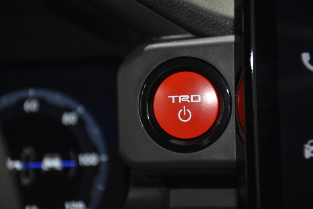 2024 Toyota Tacoma Hybrid TRD Off Road 12