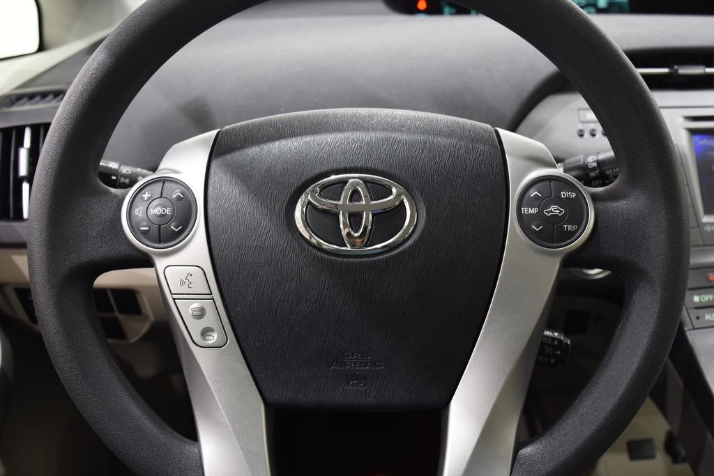 2015 Toyota Prius Three 10