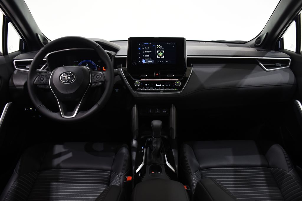 2024 Toyota Corolla Cross Hybrid XSE 8