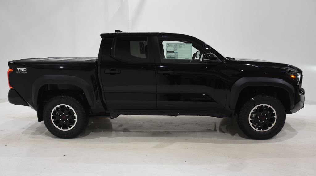 2024 Toyota Tacoma TRD Off-Road 3