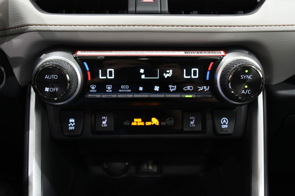 2024 Toyota RAV4 XLE 15