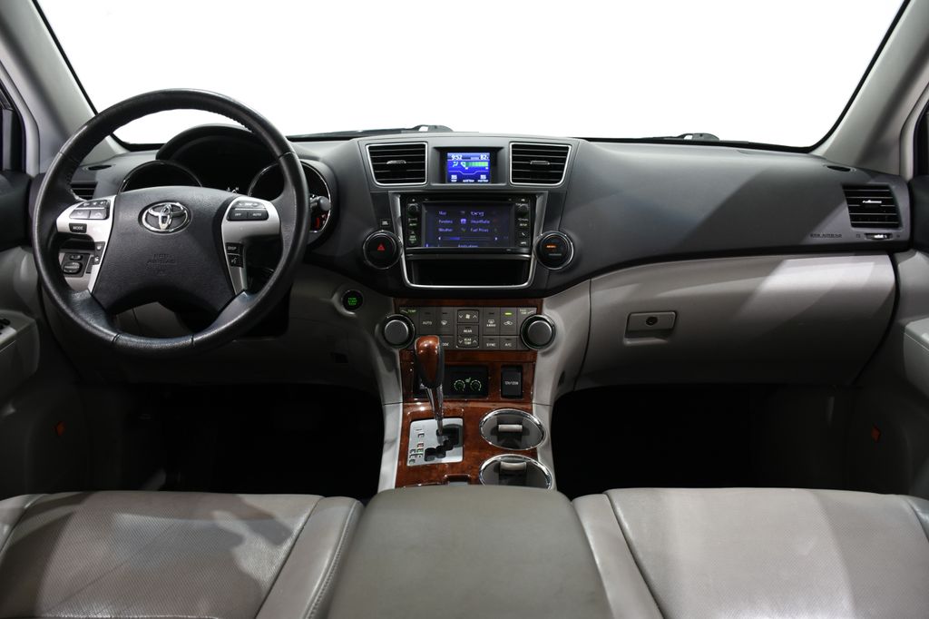 2013 Toyota Highlander Limited 8