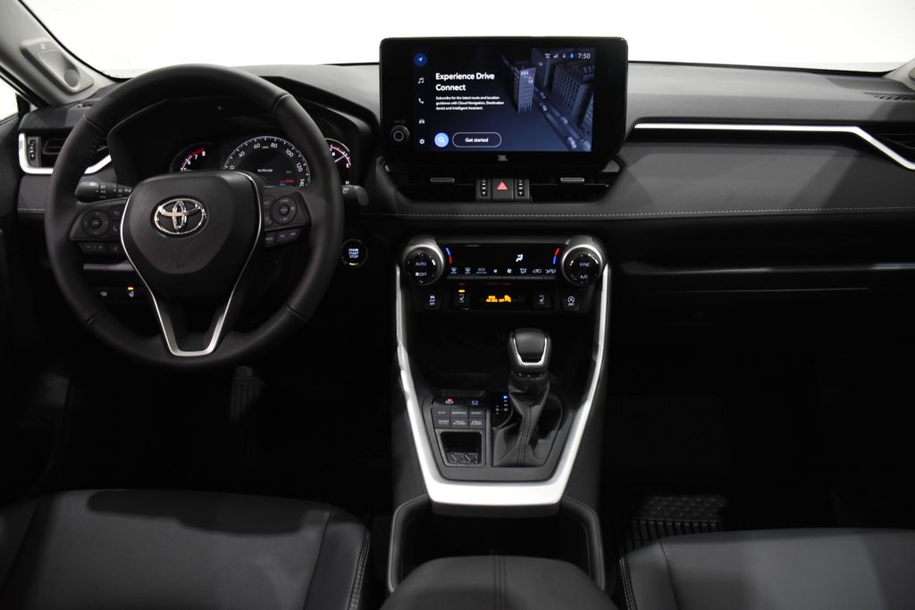 2024 Toyota RAV4 XLE Premium 8