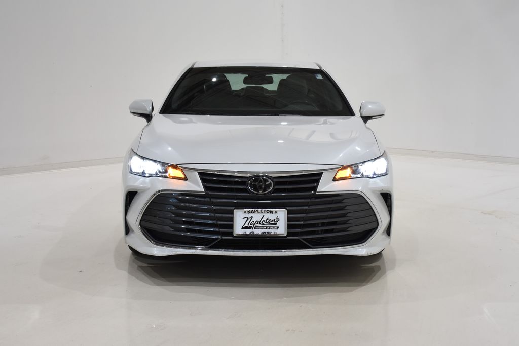 2019 Toyota Avalon XLE 2