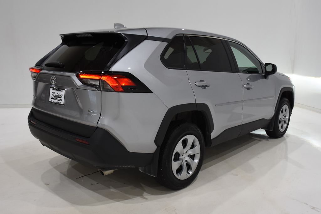 2023 Toyota RAV4 LE 4