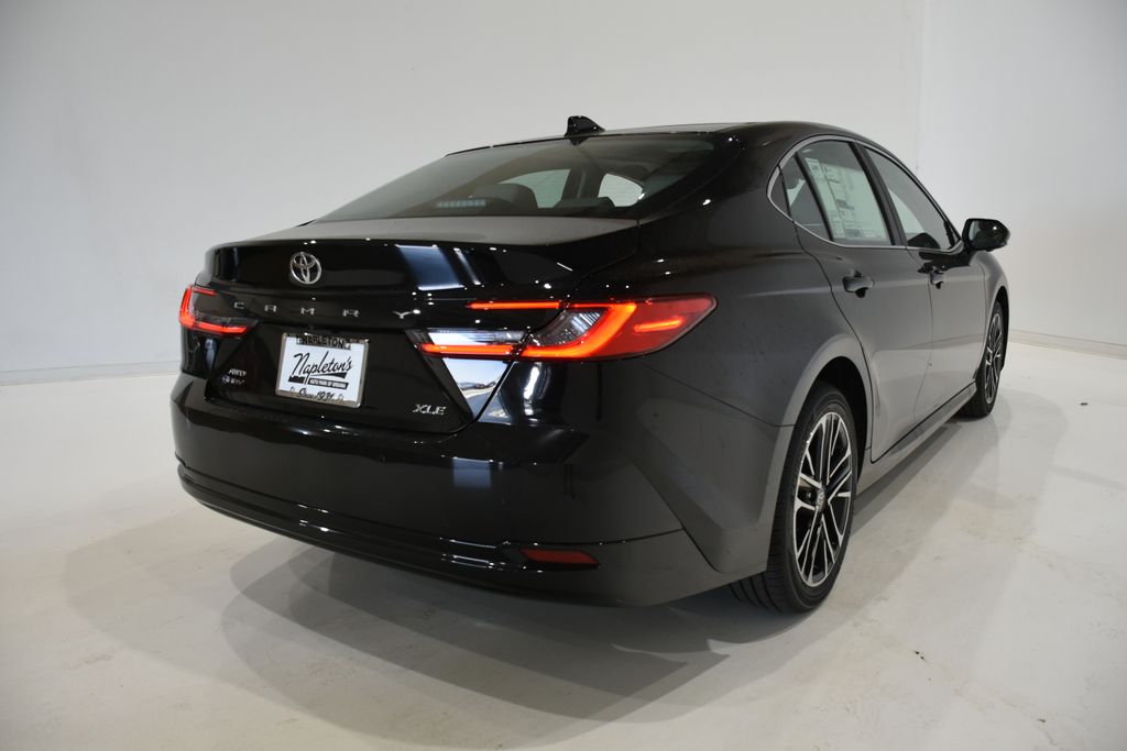 2025 Toyota Camry XLE 4