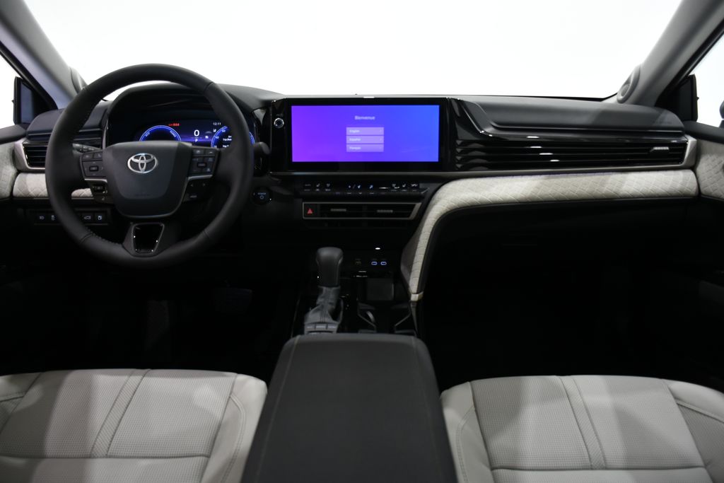 2025 Toyota Camry XLE 8