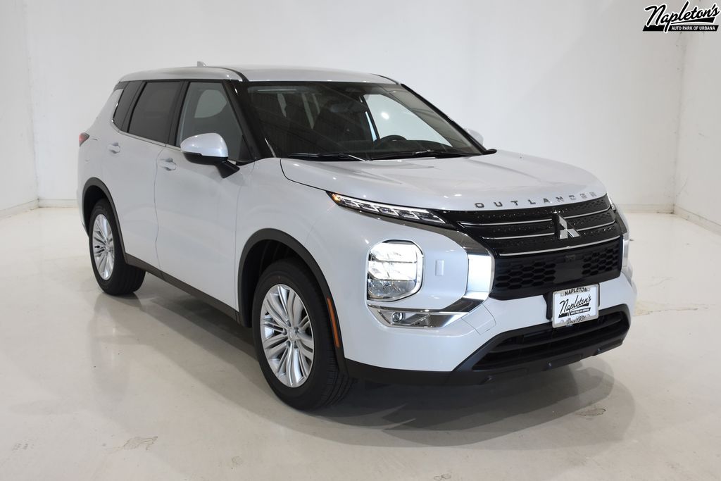 2024 Mitsubishi Outlander ES 1