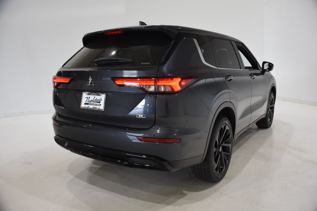 2024 Mitsubishi Outlander SE Black Edition w/Pano Roof 4