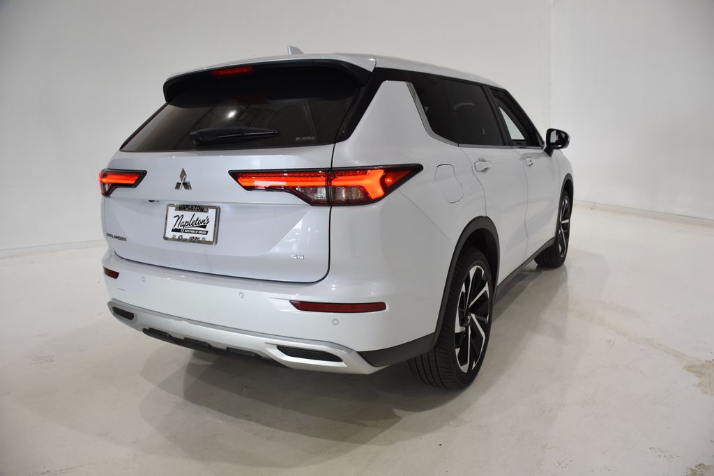 2024 Mitsubishi Outlander SE 4