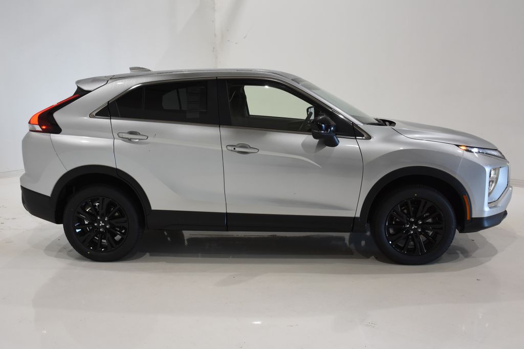 2024 Mitsubishi Eclipse Cross LE 3