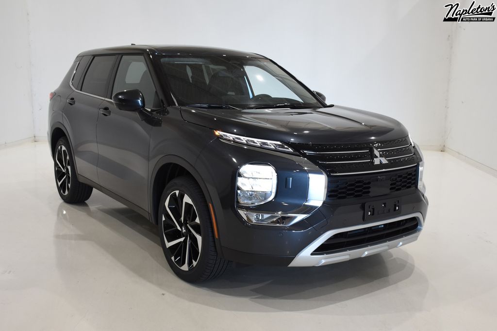 2024 Mitsubishi Outlander SE 1