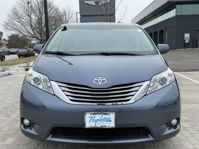 2015 Toyota Sienna XLE 2