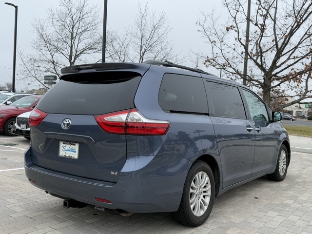 2015 Toyota Sienna XLE 5