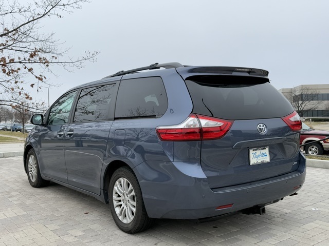 2015 Toyota Sienna XLE 6