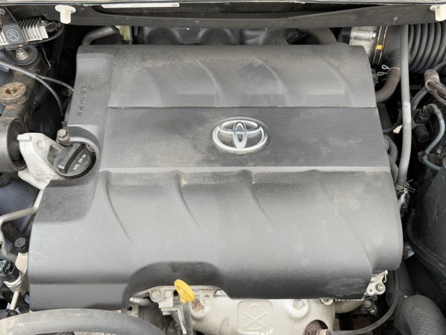 2015 Toyota Sienna XLE 10