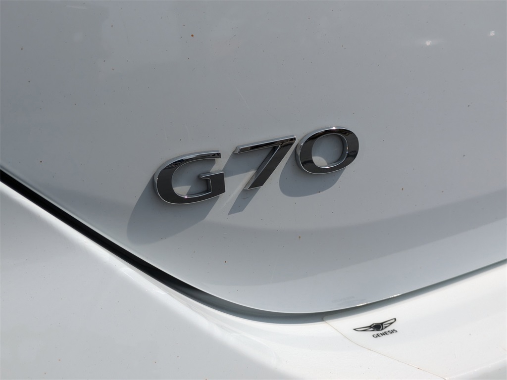 2022 Genesis G70 2.0T 22