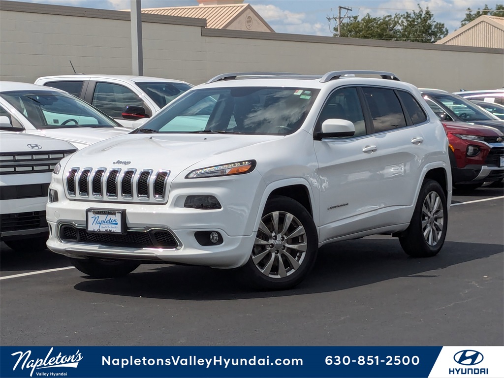 2017 Jeep Cherokee Overland 1