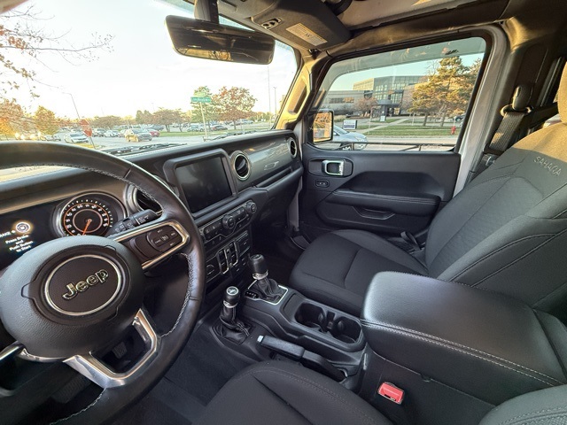 2018 Jeep Wrangler Unlimited Sahara 9