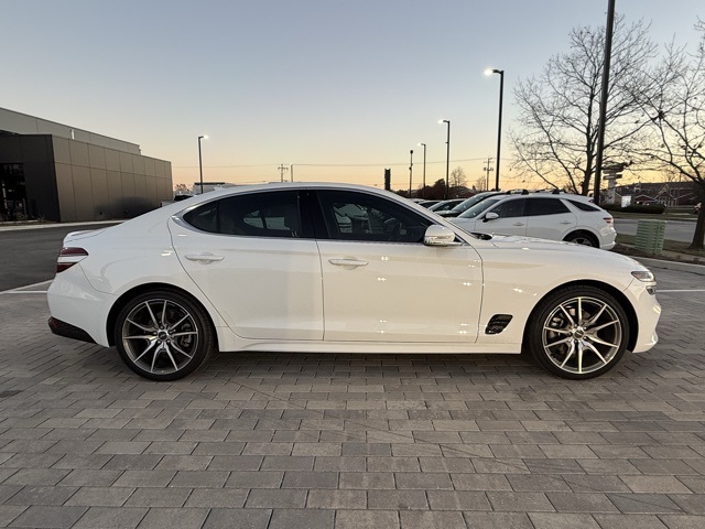 2022 Genesis G70 2.0T 4