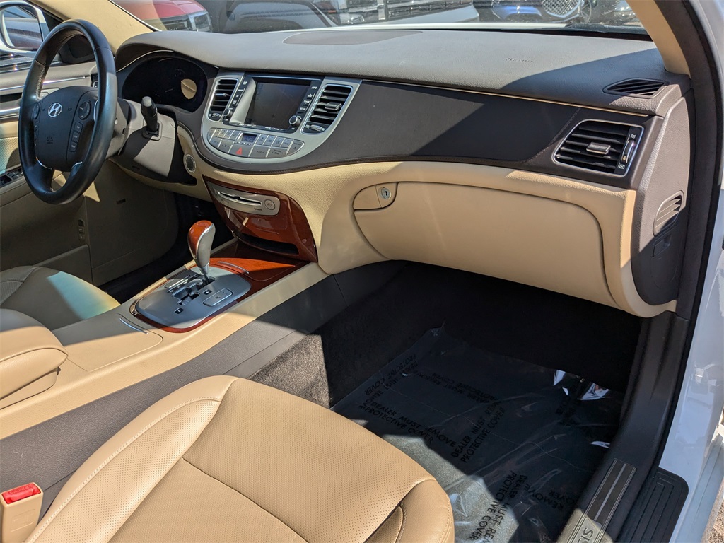 2013 Hyundai Genesis 3.8 31