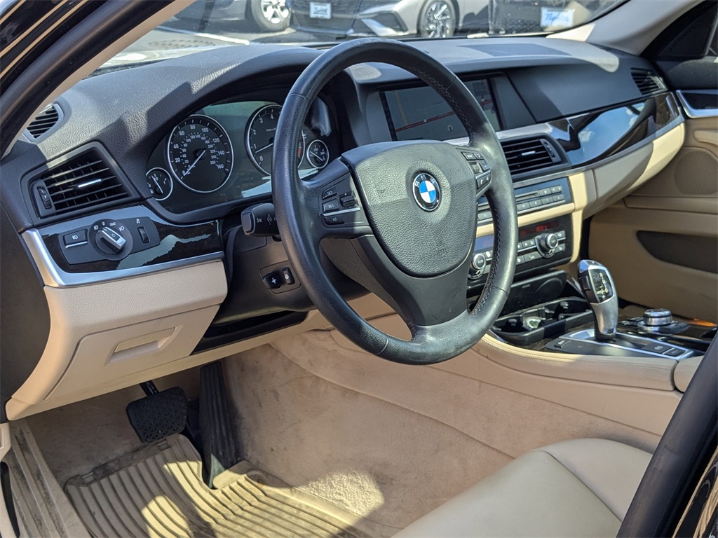 2011 BMW 5 Series 535i 10