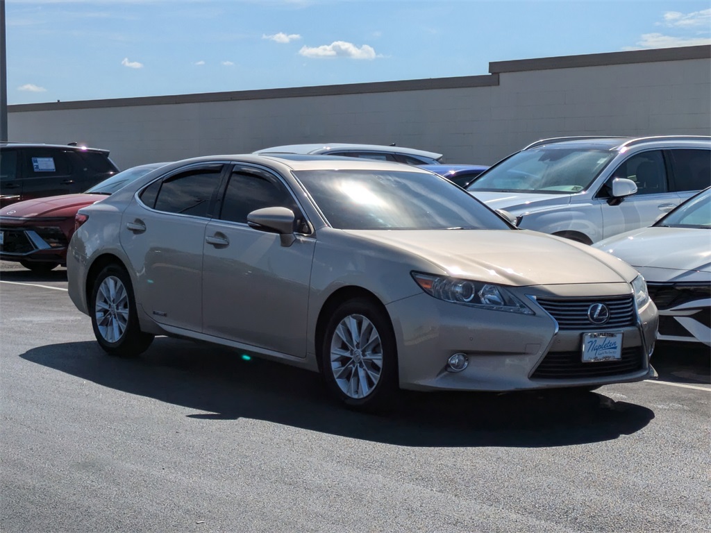 2013 Lexus ES 300h 3