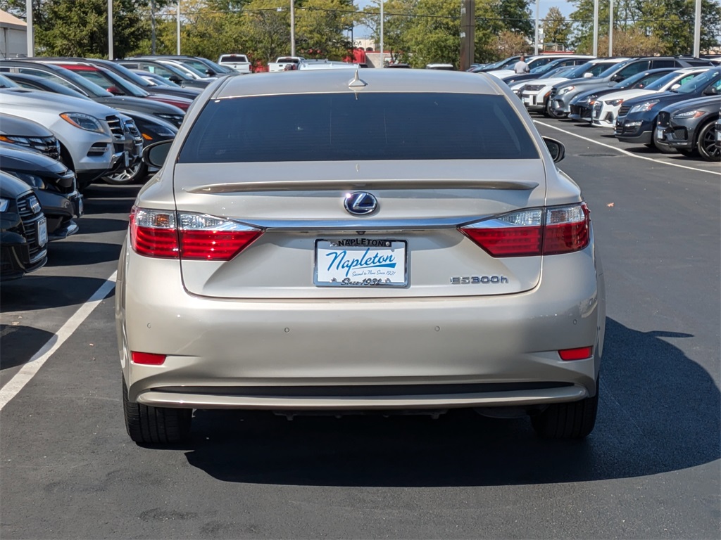 2013 Lexus ES 300h 6