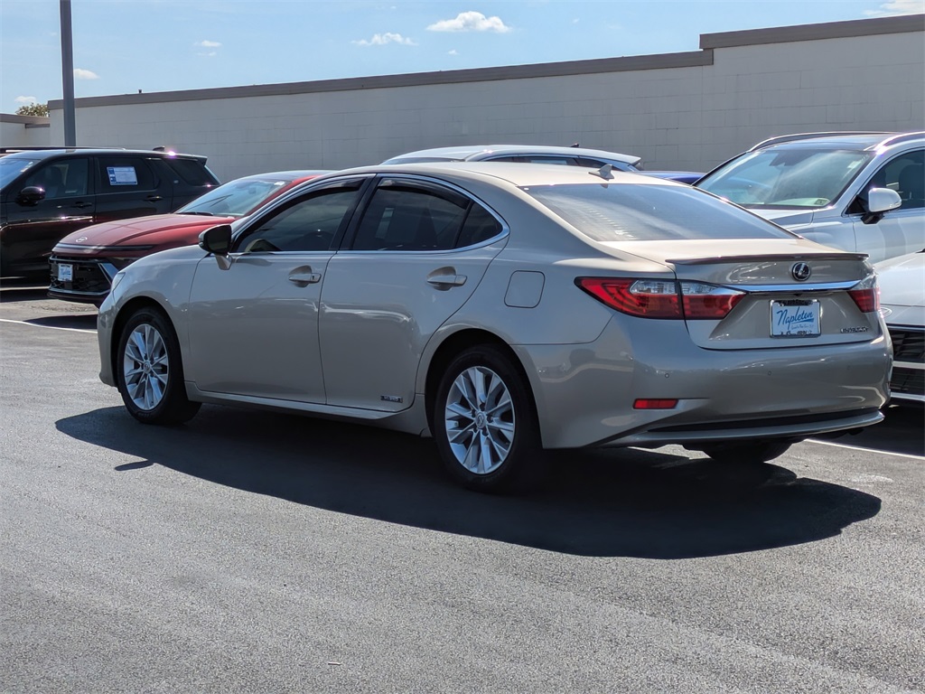 2013 Lexus ES 300h 7