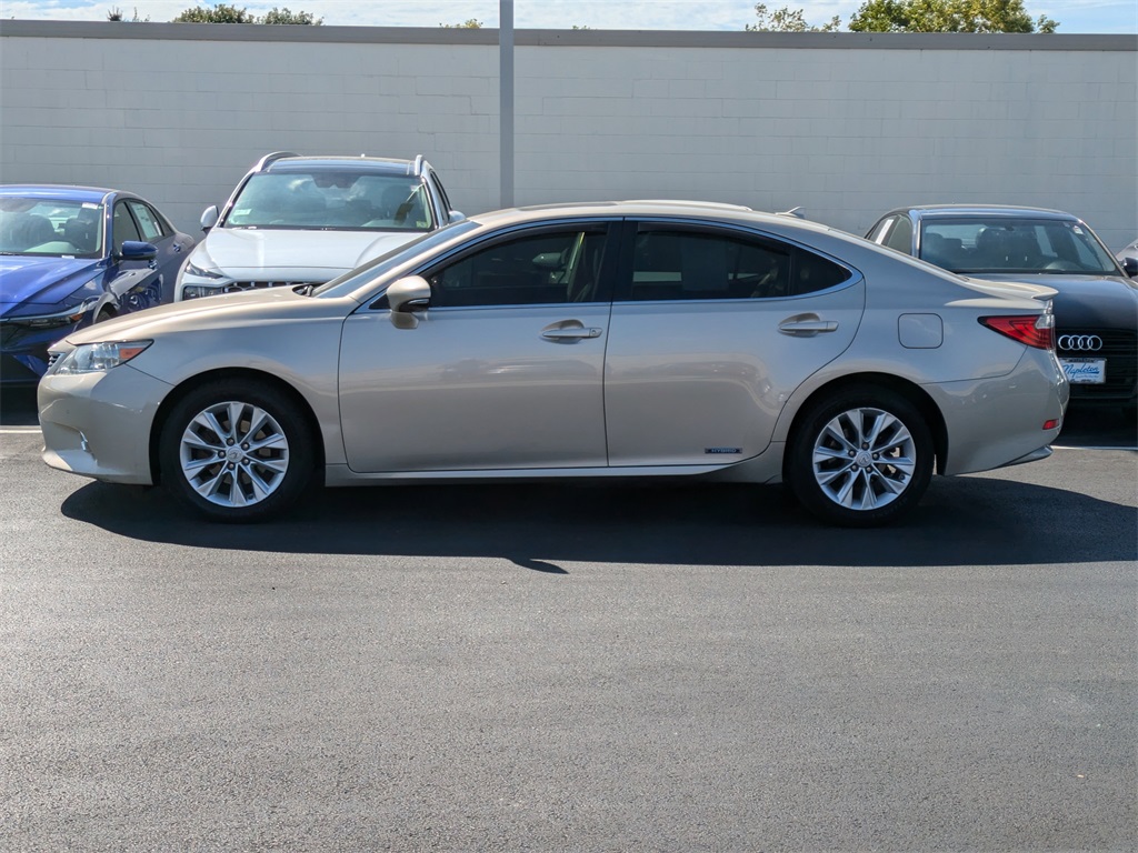 2013 Lexus ES 300h 8