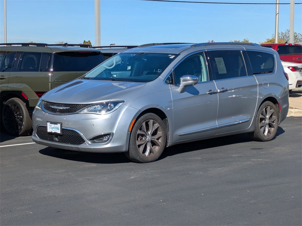 2017 Chrysler Pacifica Limited 3