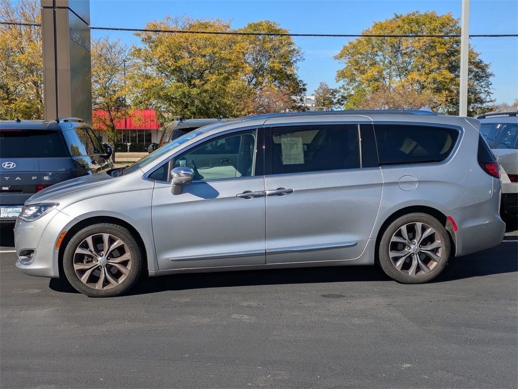 2017 Chrysler Pacifica Limited 4