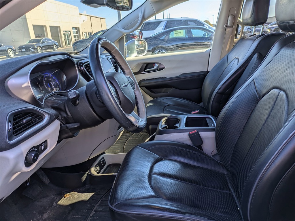 2017 Chrysler Pacifica Limited 10