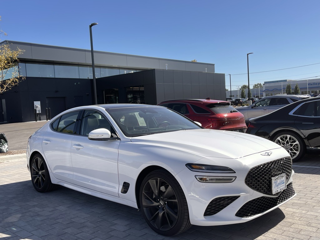 2023 Genesis G70 2.0T 3