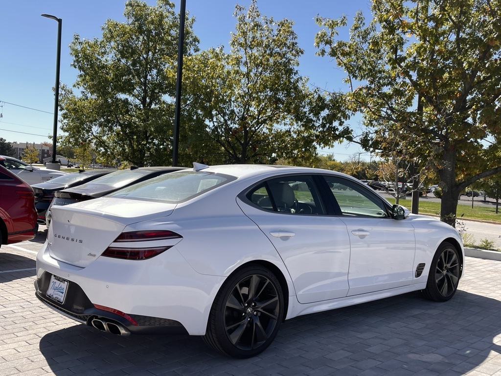 2023 Genesis G70 2.0T 5