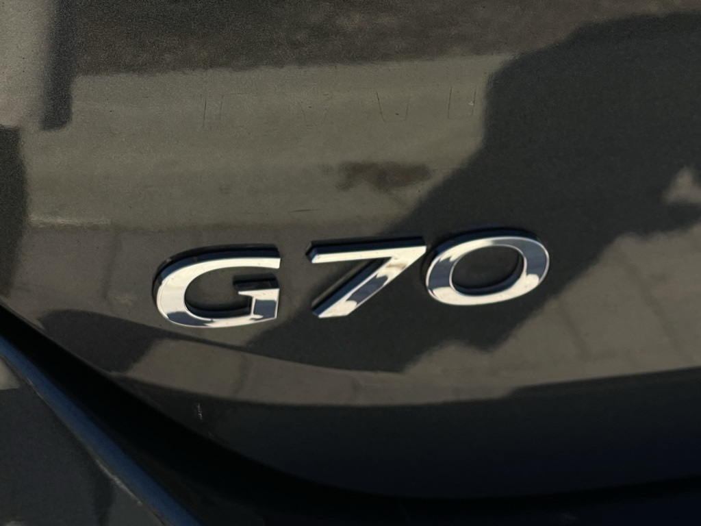 2023 Genesis G70 2.0T 7