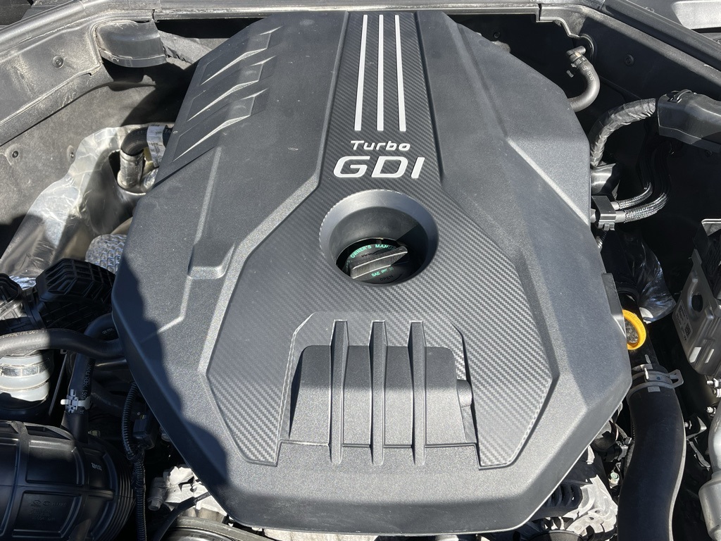 2023 Genesis G70 2.0T 9