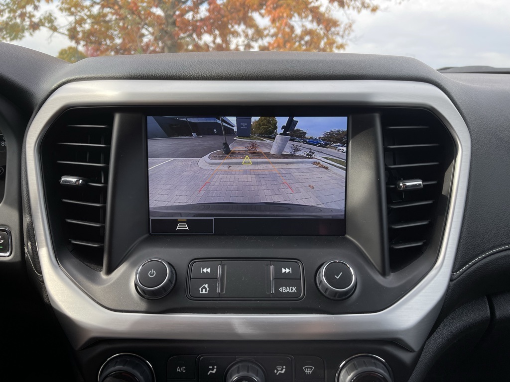 2023 GMC Acadia SLT 19