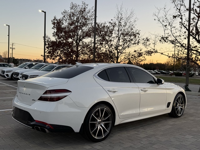 2022 Genesis G70 2.0T 5