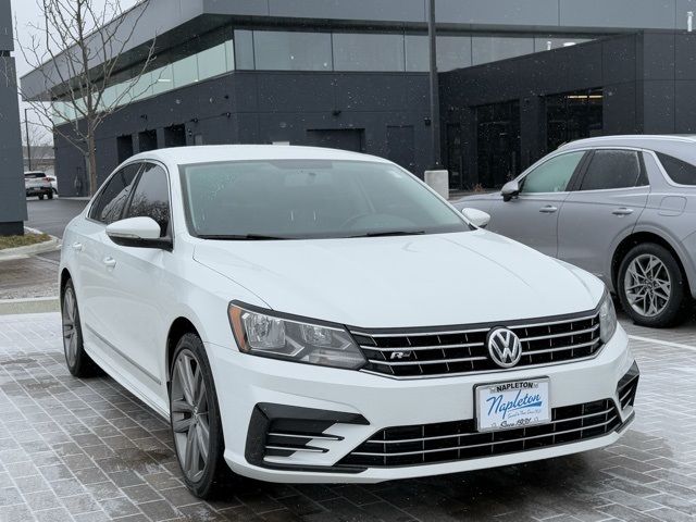 2016 Volkswagen Passat 1.8T R-Line 3