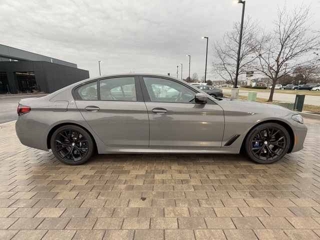 2022 BMW 5 Series M550i xDrive 4