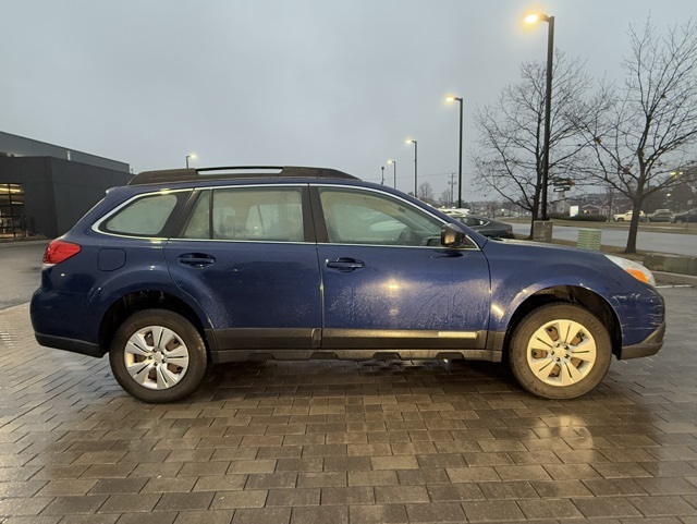 2010 Subaru Outback 2.5i 4