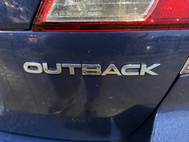 2010 Subaru Outback 2.5i 8