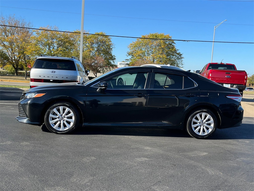 2018 Toyota Camry LE 2