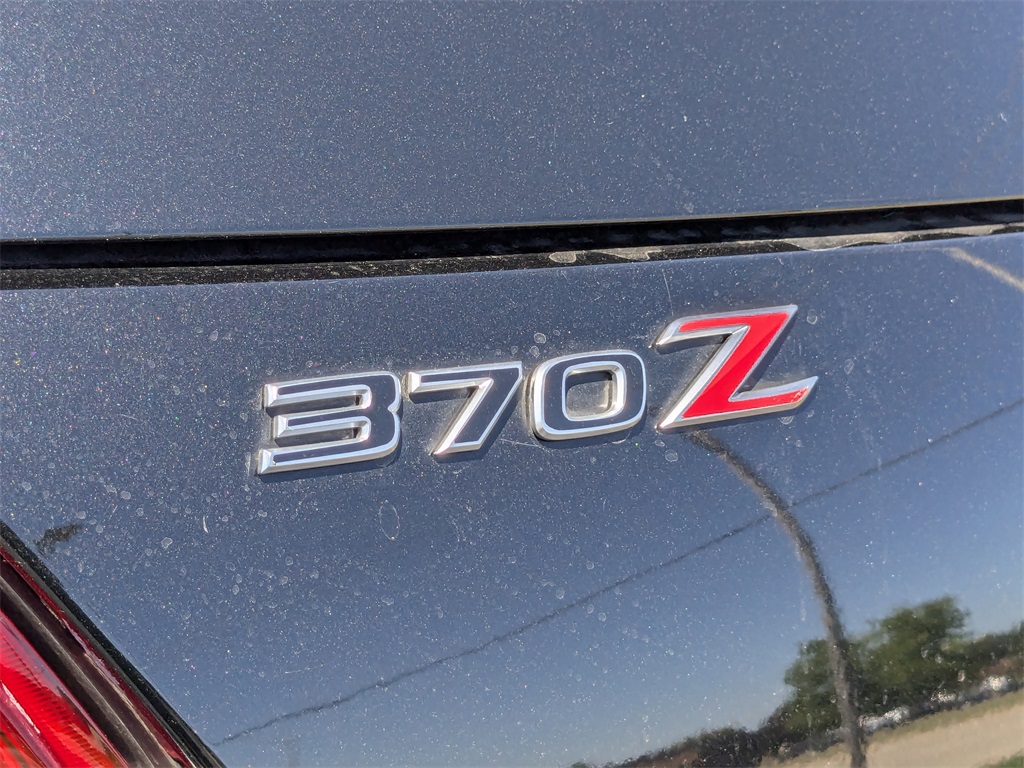 2011 Nissan 370Z Touring 26