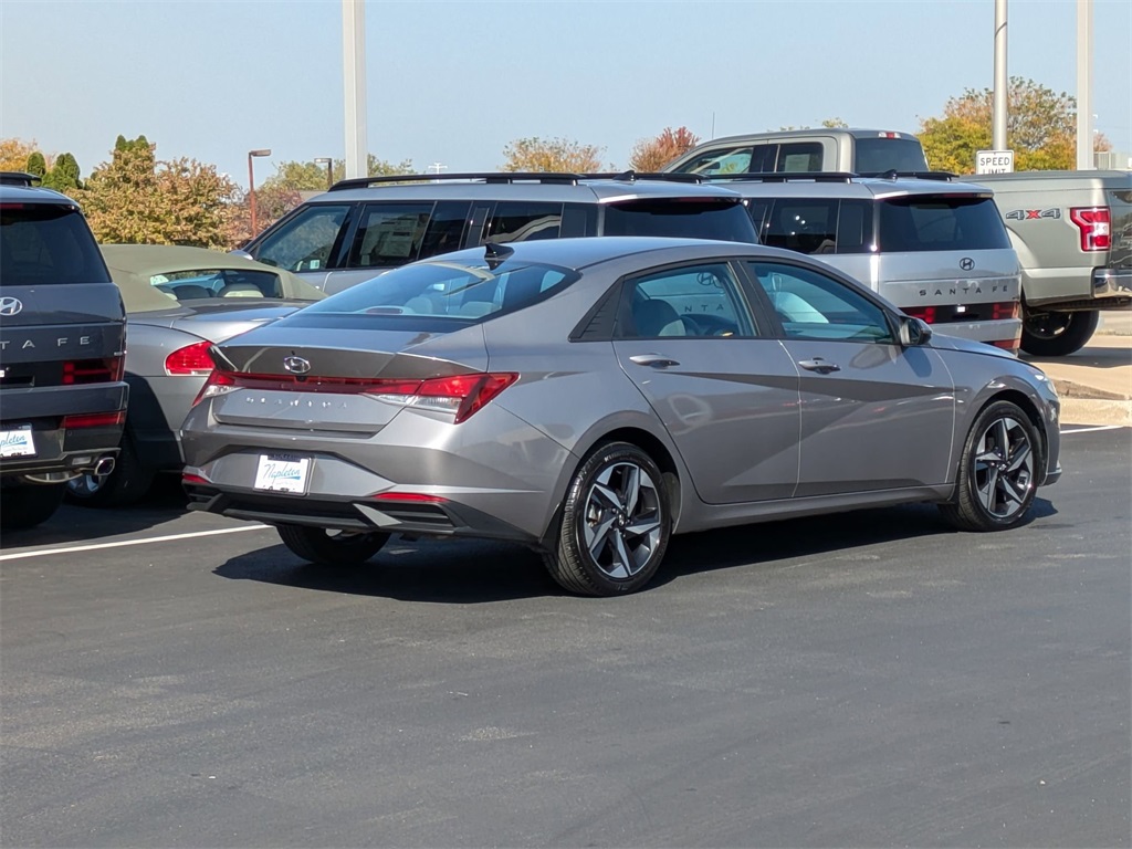 2023 Hyundai Elantra SEL 4