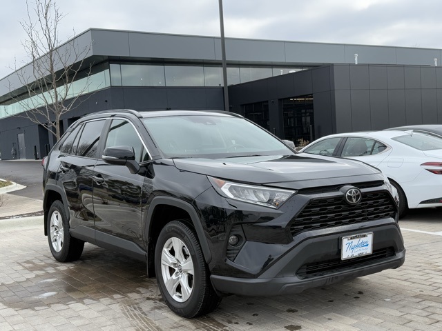 2021 Toyota RAV4 XLE 3